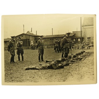 Schutzpolizei austriaca durante lallenamento di tiro nel 1942. Espenlaub militaria